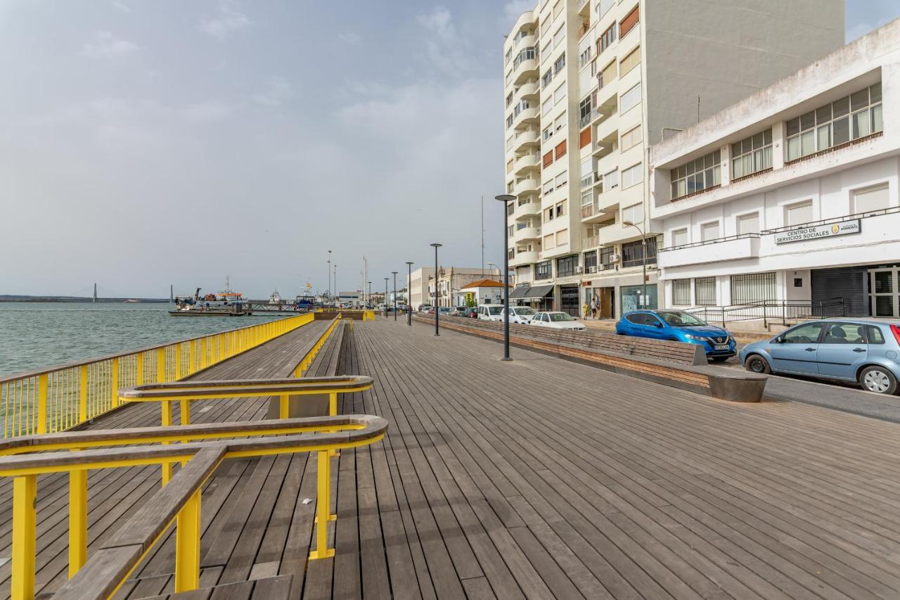 Vinos & Vinilos By H Ayamonte Exterior photo