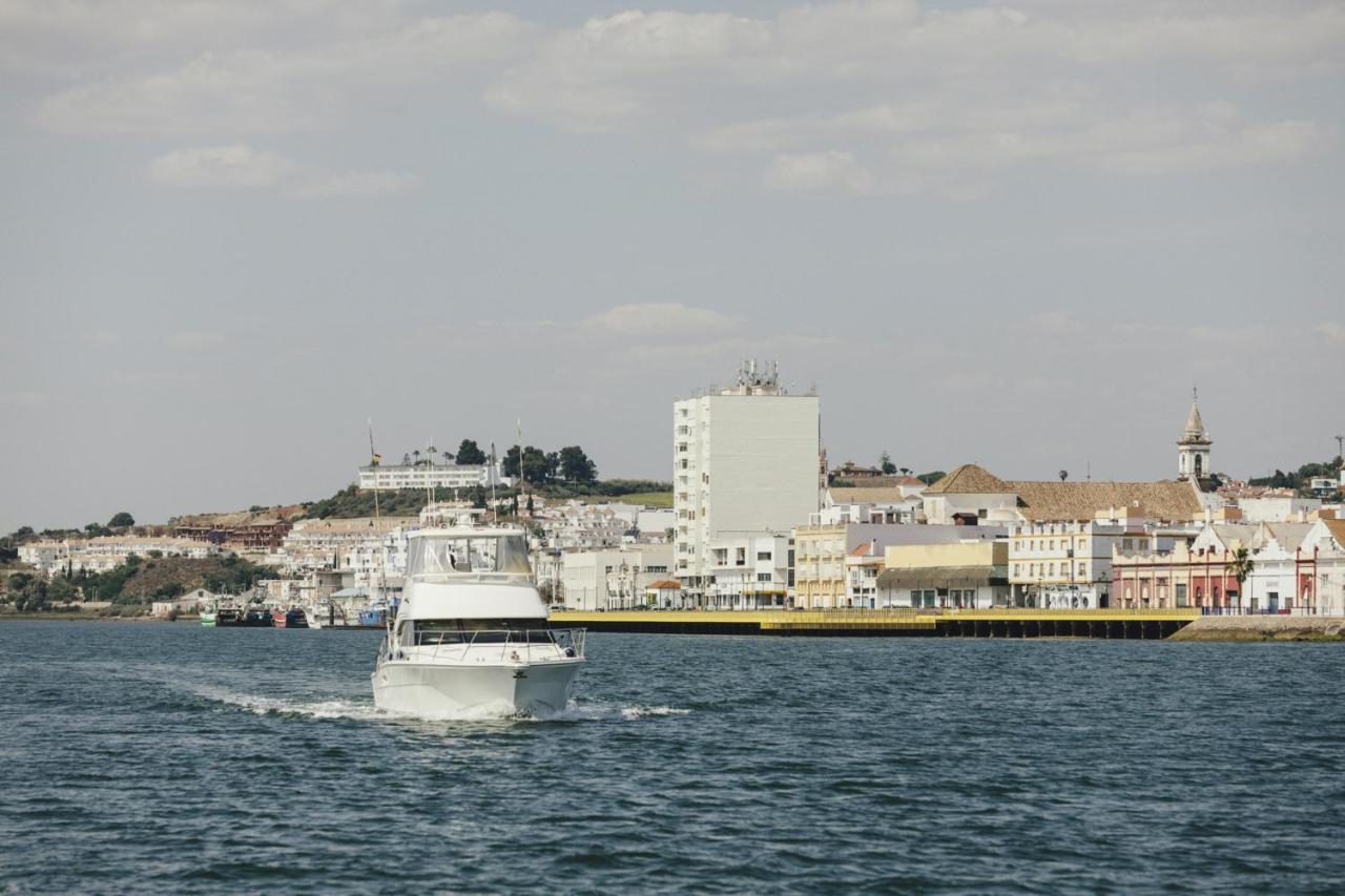 Vinos & Vinilos By H Ayamonte Exterior photo